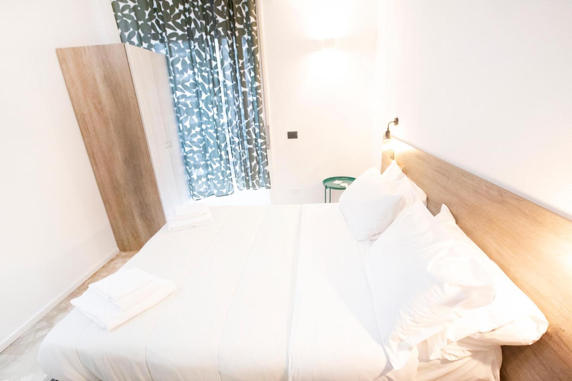 Hall Inn B&B In Chiostro Naples Luaran gambar