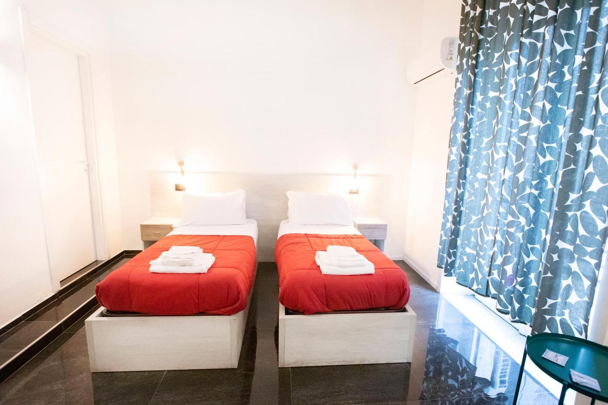 Hall Inn B&B In Chiostro Naples Luaran gambar