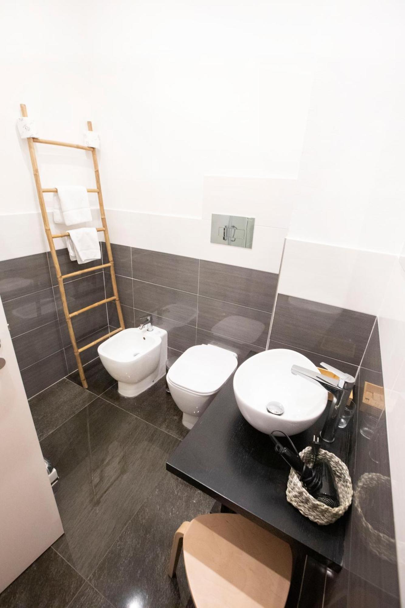 Hall Inn B&B In Chiostro Naples Luaran gambar
