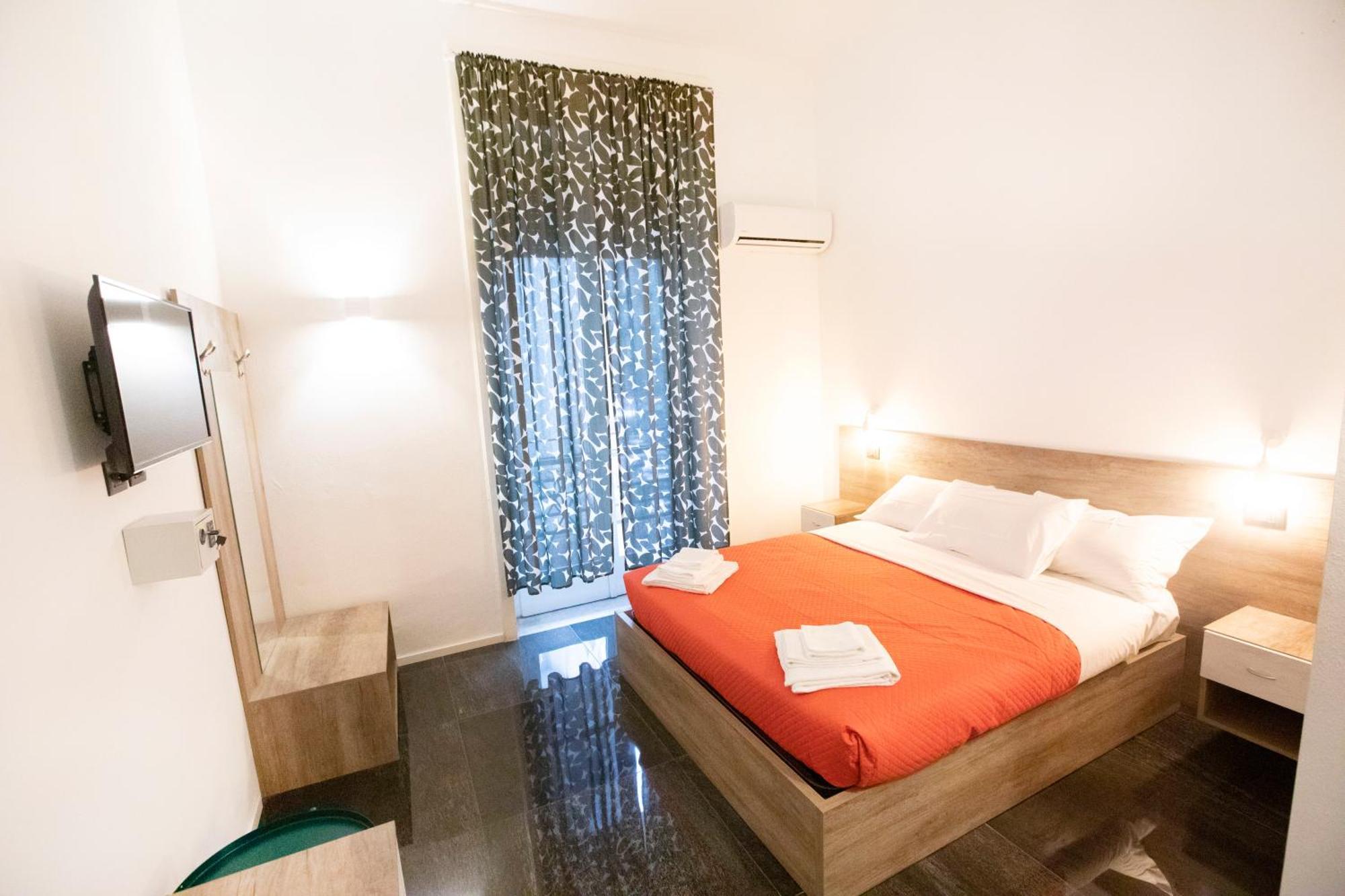 Hall Inn B&B In Chiostro Naples Luaran gambar